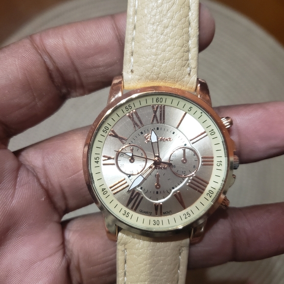 Wrist Watch - Picture 3 of 3